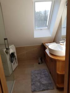 Vannituba majutusasutuses Chalet-Südsteiermark - traumhafte Aussicht, Infinity Pool, Privatsphäre, Klima und de-luxe Ausstattung