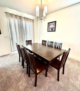 NEW House, 2023 built, 5 bedrooms, Sleeps 12, Near Las Vegas Strip and Airport