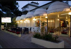 Un restaurant sau alt loc unde se poate mânca la Hotel Rosa Dei Venti