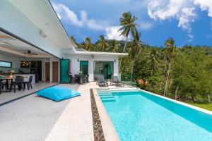 an image of a villa with a swimming pool at Villa Coco in Lamai