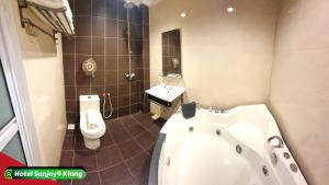Vannituba majutusasutuses Hotel Sunjoy9 Klang