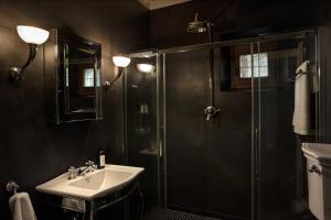 Vonios kambarys apgyvendinimo įstaigoje Casa Nobile