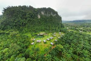 Afbeelding uit fotogalerij van Khaosok Boutique Hideaway - Cliff Tent in Khao Sok