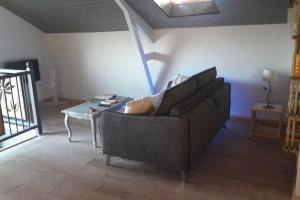 Ruang duduk di gite brocéliande est