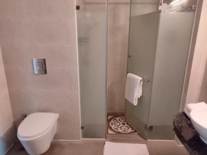 Koupelna v ubytování Courtyard by Marriott Madurai