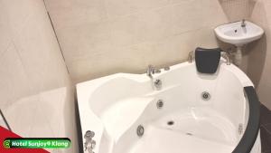 Vannituba majutusasutuses Hotel Sunjoy9 Klang