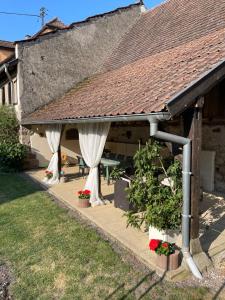 Vonkajšia záhrada v ubytovaní Gîte La maison de Jules