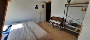Posteľ alebo postele v izbe v ubytovaní Chambres d'hôtes Domaine La Touche