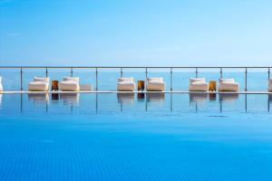 Swimmingpoolen hos eller tæt på Ajul Luxury Hotel & Spa Resort, a Registry Collection Hotel