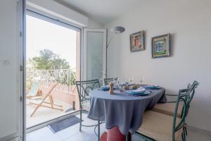 Fotografie z fotogalerie ubytování U Momentu - appt climatisé avec terrasse v destinaci LʼÎle-Rousse + 8 fotografií
