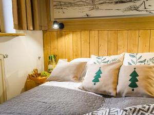 Posteľ alebo postele v izbe v ubytovaní VisitZakopane - Willa Bajka Apartments