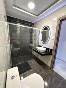 Koupelna v ubytování Korithis Apartment