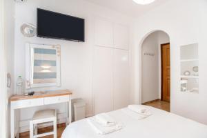 Gallery image of Livadia Seaside Studios 13 in Parikia +37 photos