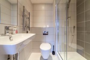 Снимка в галерията на Immaculate 3BR apt in Hackney в Лондон