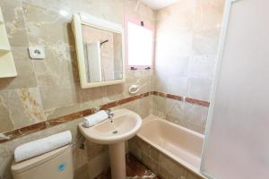Kúpeľňa v ubytovaní Apartamentos Nuevo México C 451 + 10 fotografií