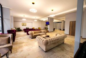 A seating area at Türkler Suite Hotel