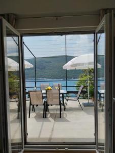 Příroda nedaleko apartmánu + 52 fotografií