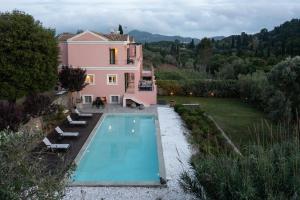 The swimming pool at or close to Luxury Villa Perla