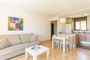 Кухня или мини-кухня в Pierre & Vacances Empuriabrava Marina
