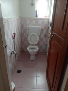Koupelna v ubytování juneli raat homestay pokhara + 3 fotografie
