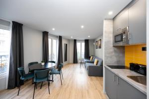 Kuchyň nebo kuchyňský kout v ubytování Staycity Aparthotels Paris Gare de l'Est