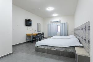 Little Prince Hostel-5 Min Walk To The Beach客房内的一张或多张床位