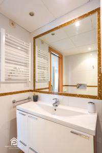 Kúpeľňa v ubytovaní Apartment AGUAMARINA on the beach front