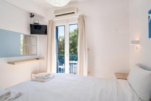 Gallery image of Livadia Seaside Studios 10 in Parikia