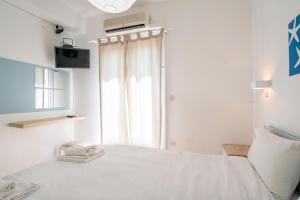 Gallery image of Livadia Seaside Studios 10 in Parikia +37 photos