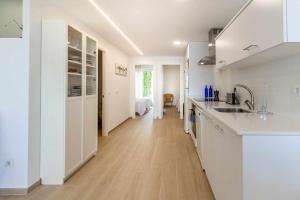 Kuchyňa alebo kuchynka v ubytovaní Port de Llançà 29 Apartamento con vistas al mar