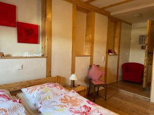 Postel nebo postele na pokoji v ubytování Weingut und Gästezimmer Jörg Thul