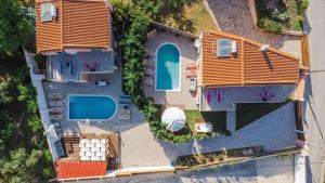 Πισίνα στο ή κοντά στο Danae Villas - 100m from beach +46 φωτογραφίες