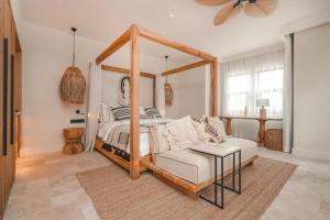 Postel nebo postele na pokoji v ubytování 6 ROOMS BY AZUMARE