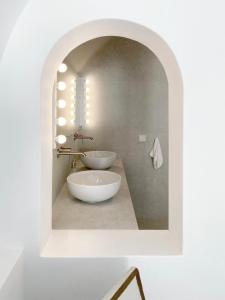Ένα μπάνιο στο Marousi Cycladic House with private pool +26 φωτογραφίες