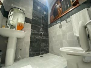 FILYS HOTEL的一间浴室