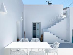 Зображення з фотогалереї помешкання Marousi Cycladic House with private pool у місті Éxo Goniá