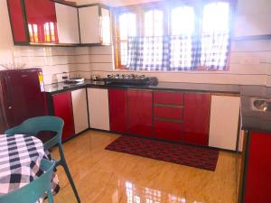 Nhà bếp/bếp nhỏ tại Casa Maria Mystica apartments, Mananthavady, Wayanad
