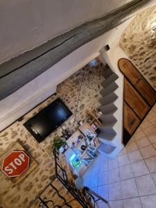 an overhead view of a kitchen with a stop sign at Typique maison de village in Peille