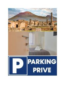 un panneau indiquant une voiture de stationnement avec une photo d'une ville dans l'établissement L'Anfiteatro di Pompei B&B, à Pompéi