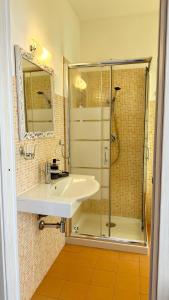 A bathroom at Vintage