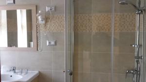 A bathroom at Hotel Europa