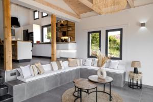Гостиная зона в Phos & Physis Luxury Villa