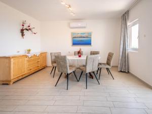 Posedenie v ubytovaní Holiday Home Stana by Interhome