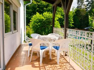 Balkón alebo terasa v ubytovaní Holiday Home Pergola by Interhome
