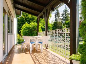 Balkón alebo terasa v ubytovaní Holiday Home Pergola by Interhome