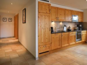 Kuchyň nebo kuchyňský kout v ubytování Apartment Cor des Alpes 16 by Interhome + 37 fotografií