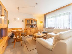 Χώρος καθιστικού στο Apartment Am Hohen Bogen-56 by Interhome