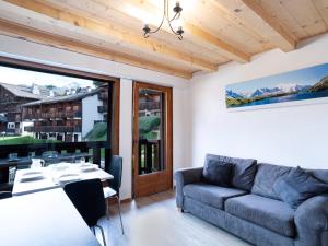 Posedenie v ubytovaní Apartment Les G'rets-12 by Interhome
