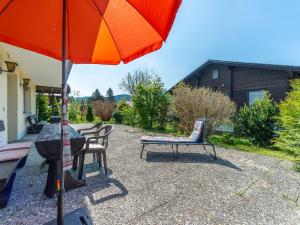 Κήπος έξω από το Apartment Am Hohen Bogen-64 by Interhome