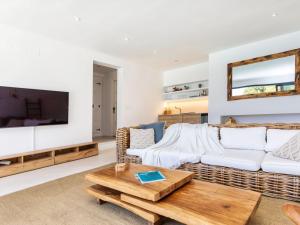 Televízia a/alebo spoločenská miestnosť v ubytovaní Holiday Home Angela by Interhome + 34 fotografií